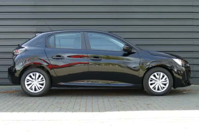 Peugeot 208 (2023) thumbnail 3