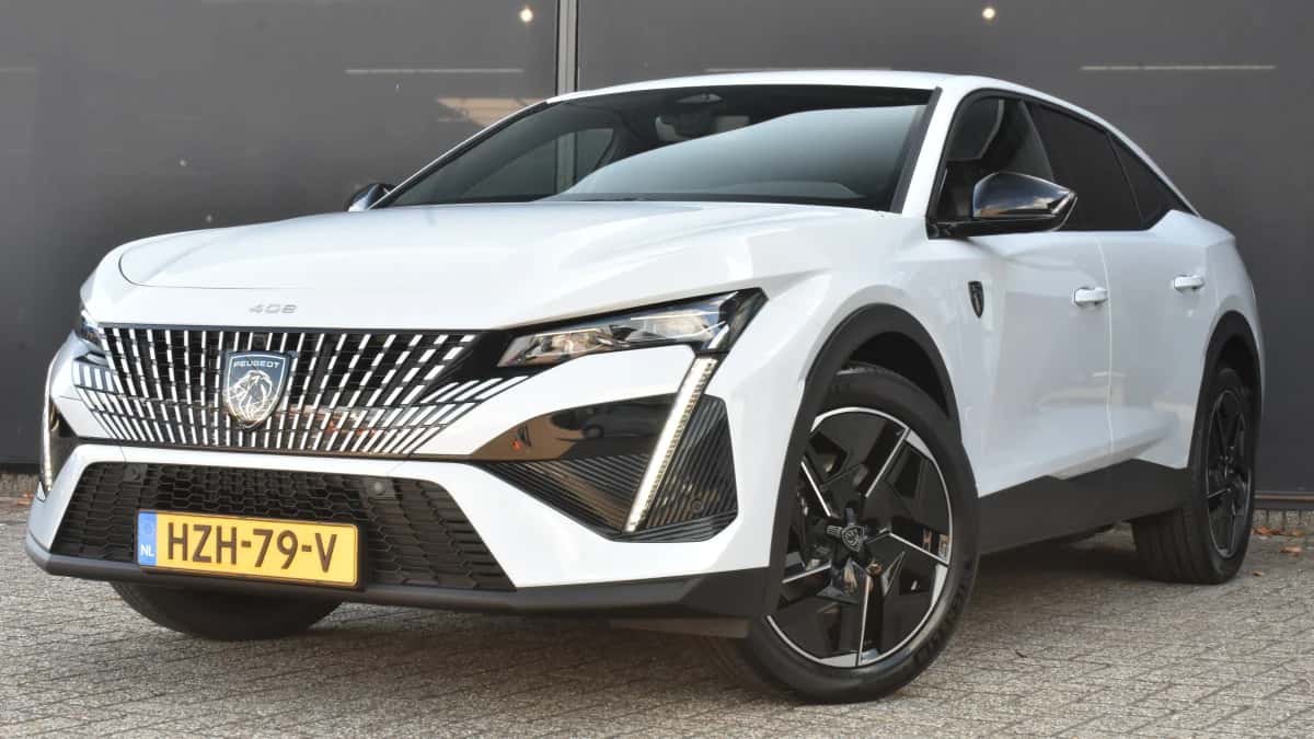 Peugeot e-408 (2025) — foto 1