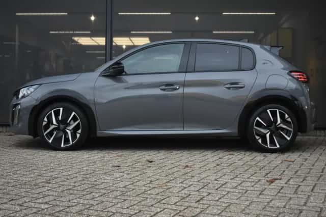 Peugeot 208 (2025) thumbnail 3