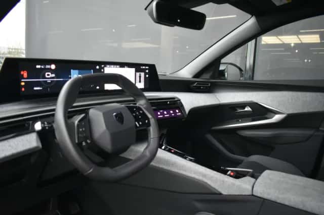 Peugeot 3008 (2025) thumbnail 6