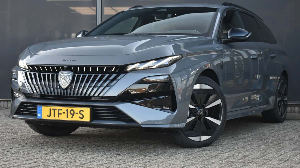 Peugeot e-308 (2025) — foto 1