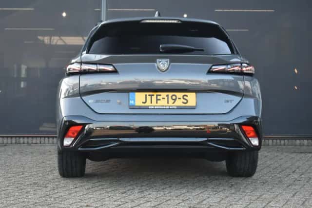 Peugeot e-308 (2025) thumbnail 4