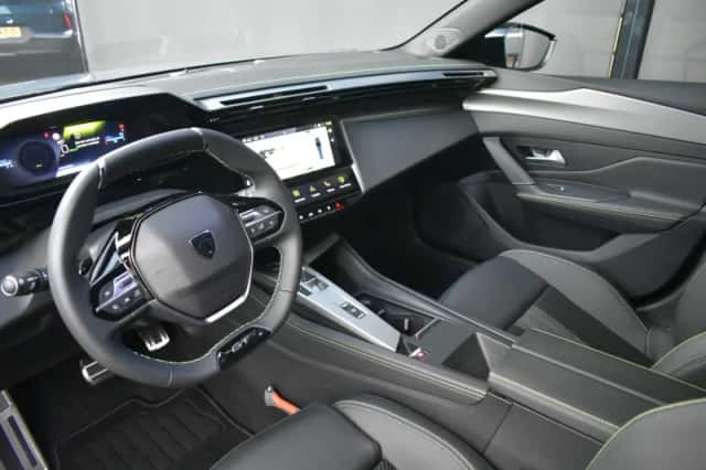 Peugeot e-308 (2025) thumbnail 6