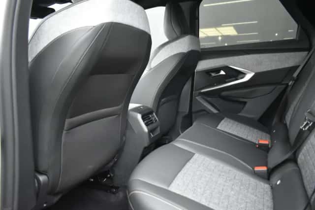 Peugeot 3008 (2025) thumbnail 9