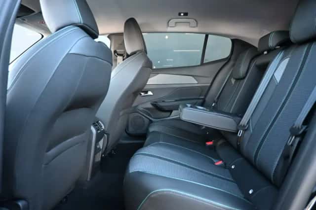 Peugeot 408 (2025) thumbnail 8