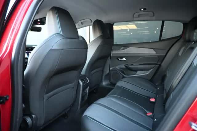 Peugeot 408 (2025) thumbnail 10