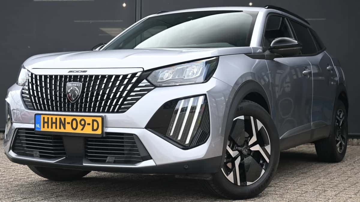 Peugeot 2008 (2025) — foto 1