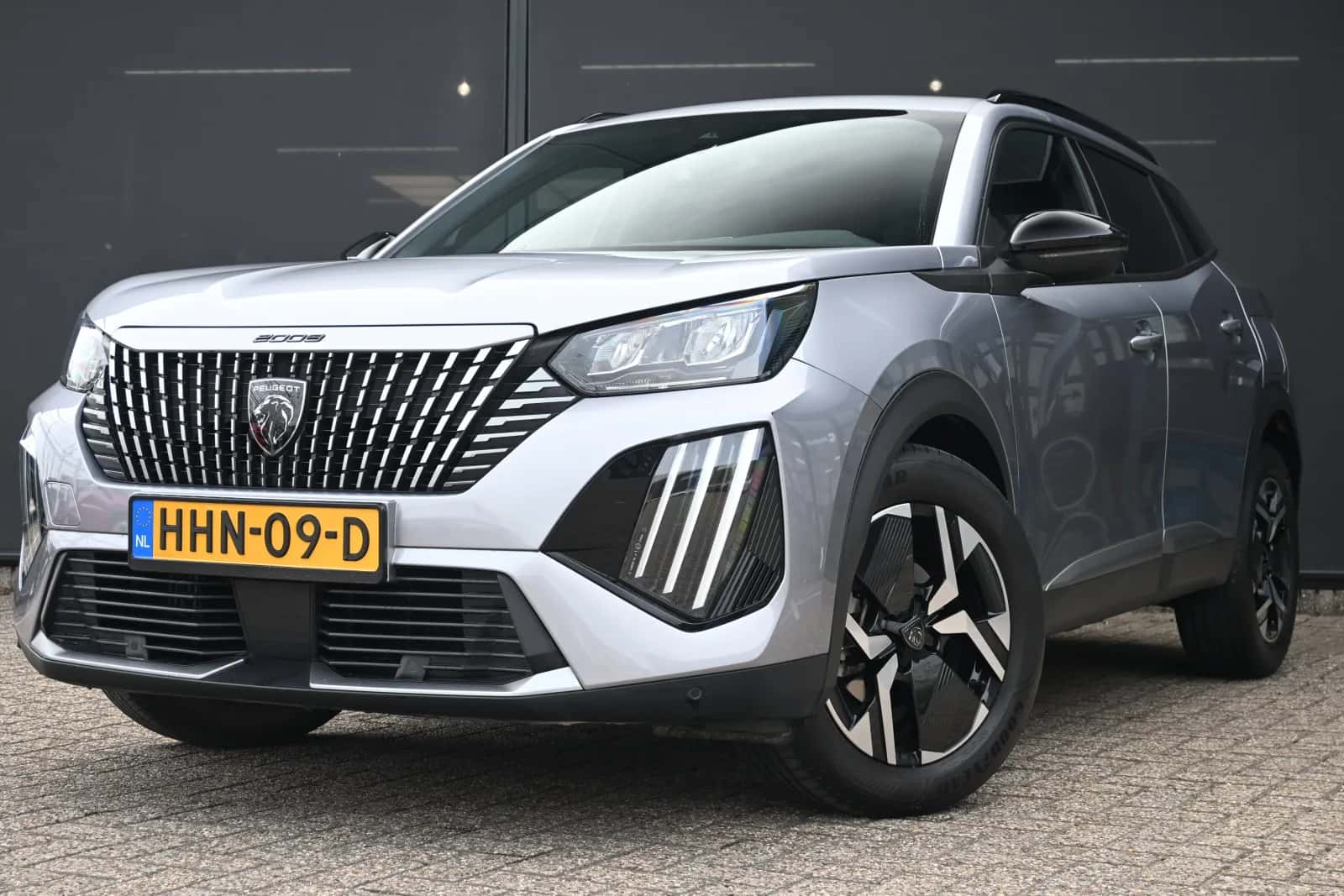 Peugeot 2008 (2025) — foto 1