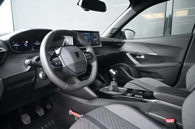 Peugeot 2008 (2025) thumbnail 6