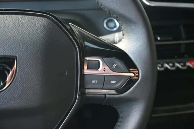 Peugeot e-2008 (2024) thumbnail 17