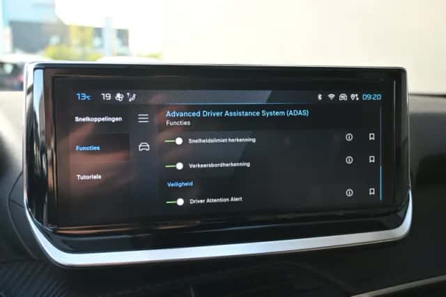 Peugeot e-2008 (2024) thumbnail 26