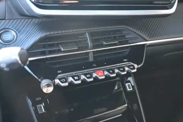 Peugeot e-2008 (2024) thumbnail 28