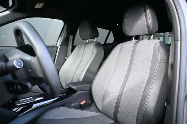 Peugeot e-2008 (2024) thumbnail 9
