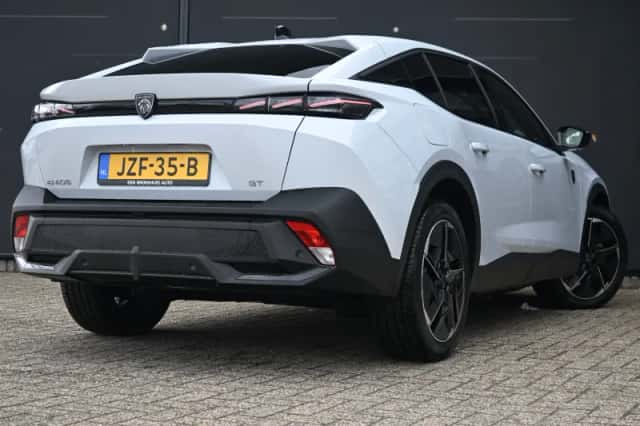 Peugeot e-408 (2026) thumbnail 2