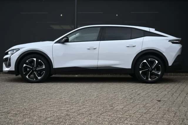 Peugeot 408 (2025) thumbnail 3