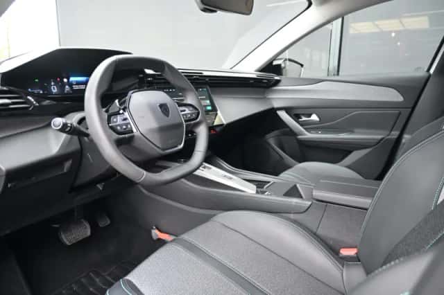 Peugeot 408 (2025) thumbnail 6