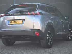 Peugeot e-2008 (2022) thumbnail 2