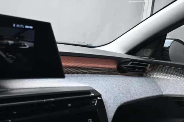 Peugeot e-3008 (2025) thumbnail 32