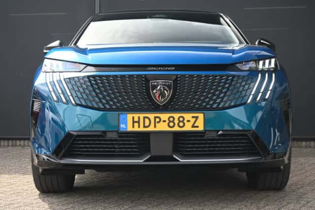 Peugeot e-3008 (2025) thumbnail 5