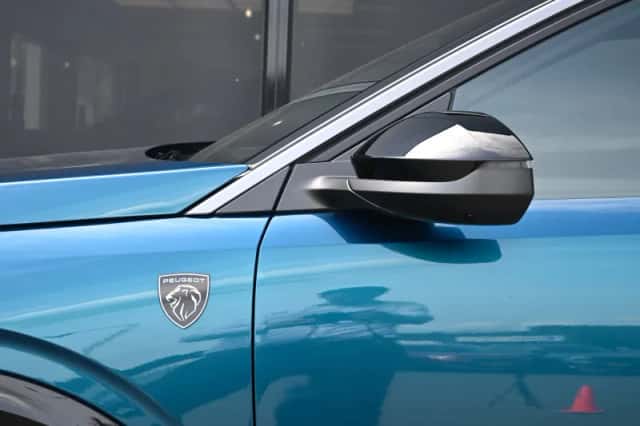 Peugeot e-3008 (2025) thumbnail 41