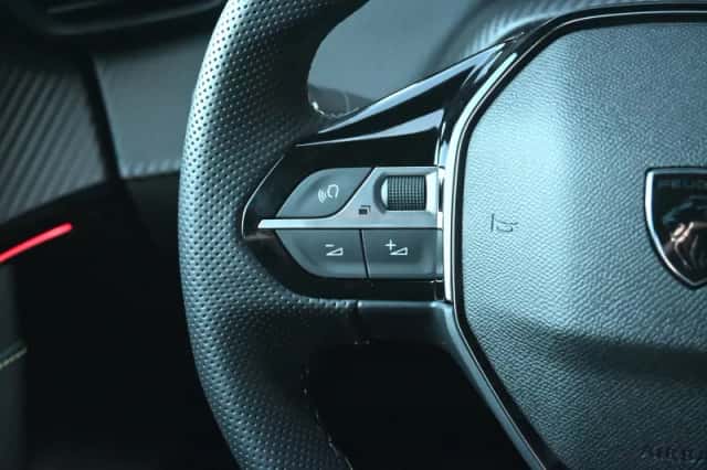Peugeot e-2008 (2025) thumbnail 12