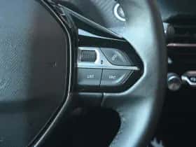 Peugeot e-2008 (2023) thumbnail 13