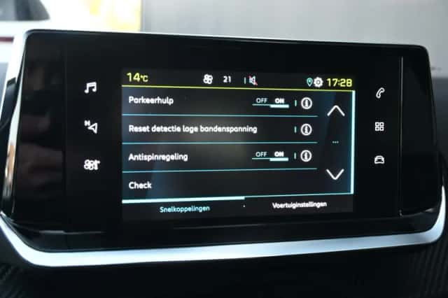 Peugeot e-2008 (2023) thumbnail 18