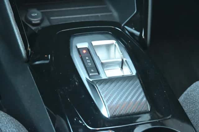 Peugeot e-2008 (2023) thumbnail 21