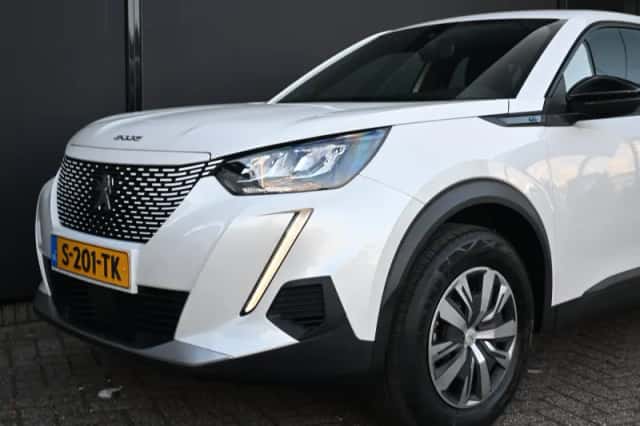 Peugeot e-2008 (2023) thumbnail 25