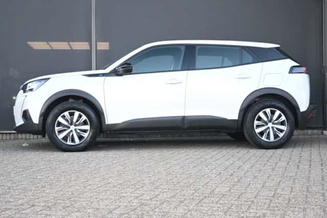 Peugeot e-2008 (2023) thumbnail 4