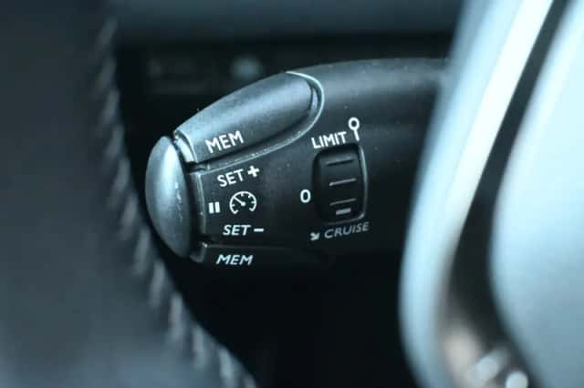 Peugeot e-2008 (2023) thumbnail 31