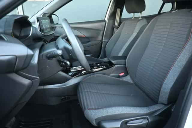 Peugeot e-2008 (2023) thumbnail 8