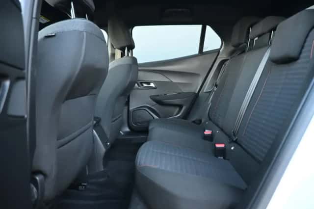 Peugeot e-2008 (2023) thumbnail 9