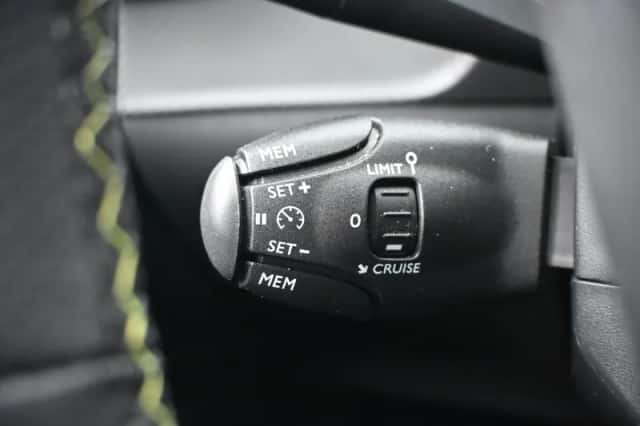 Peugeot e-2008 (2024) thumbnail 19