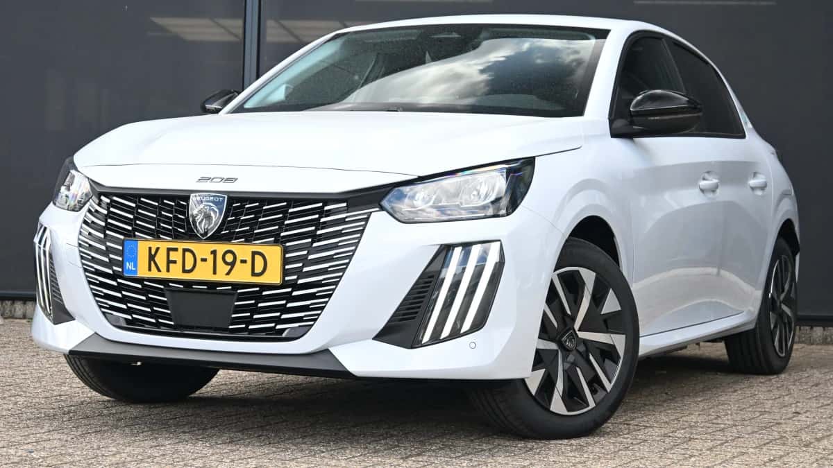 Peugeot e-208 — foto 1