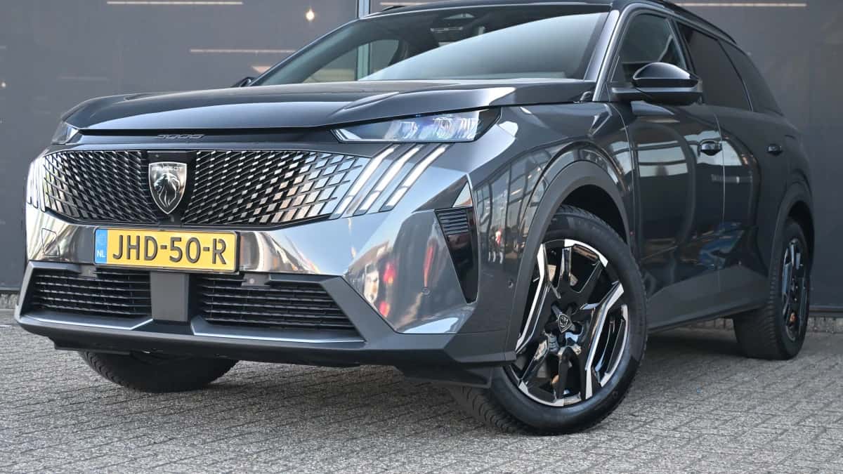 Peugeot E-5008 (2025) — foto 1