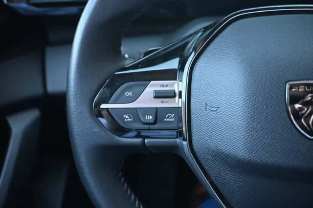 Peugeot 308 (2023) thumbnail 17
