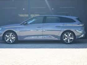 Peugeot 308 (2023) thumbnail 3