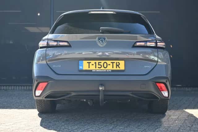 Peugeot 308 (2023) thumbnail 5