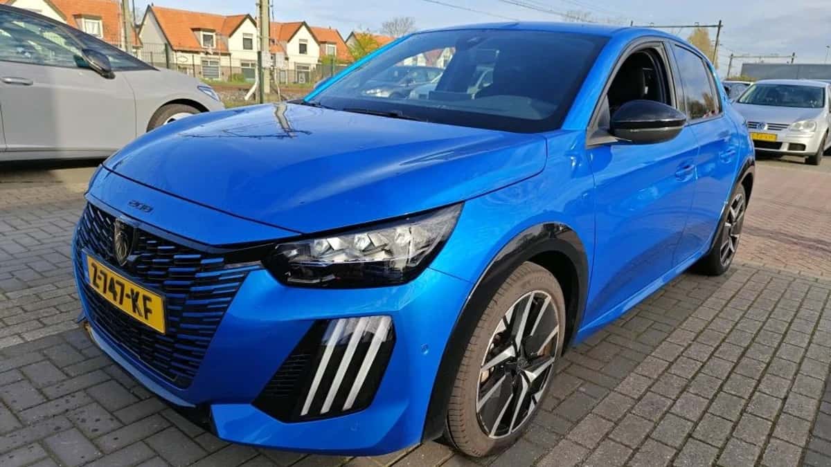 Peugeot e-208 (2024) — foto 1