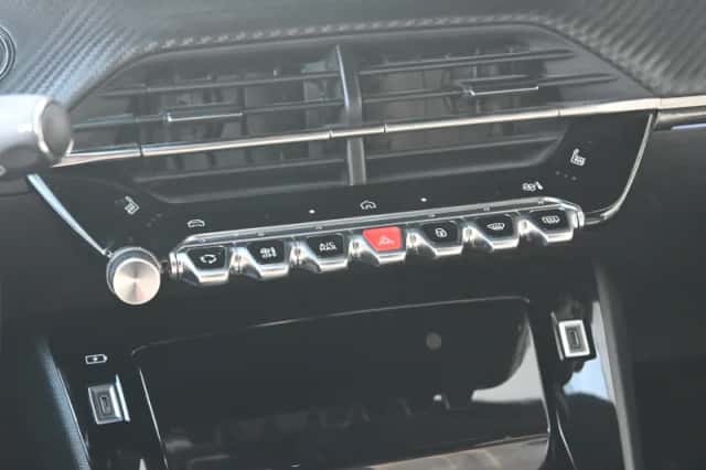 Peugeot e-208 (2024) thumbnail 16