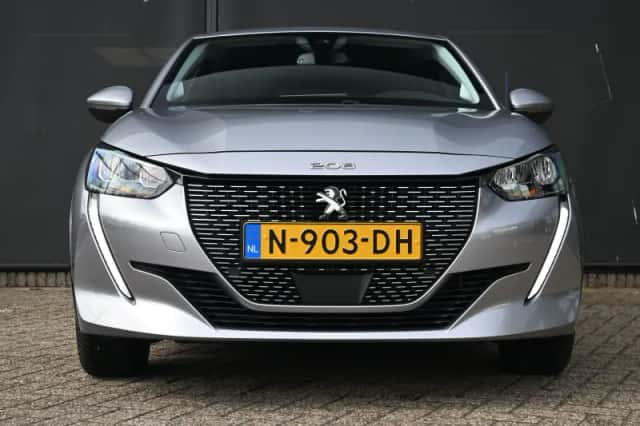 Peugeot e-208 (2021) thumbnail 2