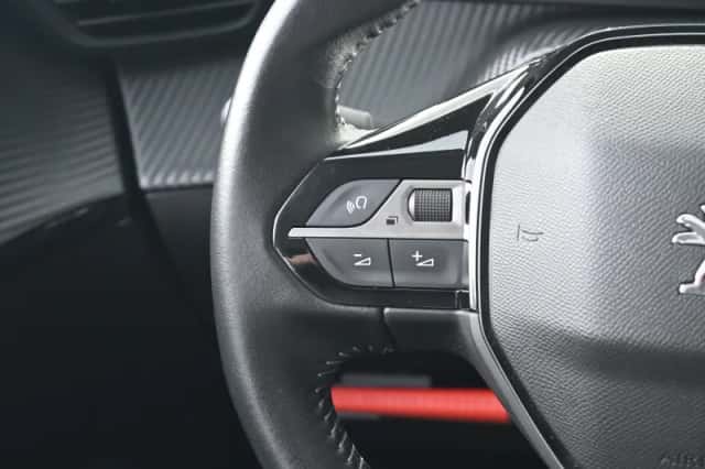 Peugeot e-208 (2021) thumbnail 13