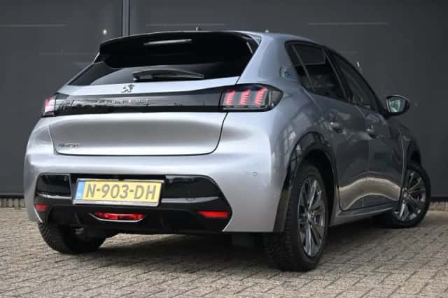 Peugeot e-208 (2021) thumbnail 3