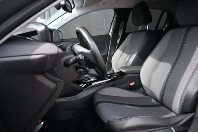 Peugeot e-208 (2021) thumbnail 4