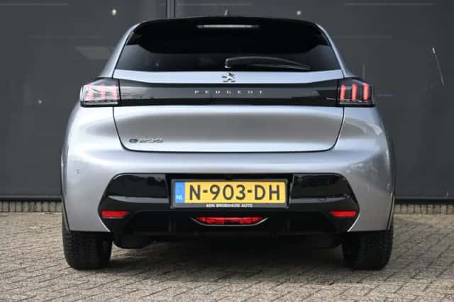 Peugeot e-208 (2021) thumbnail 7