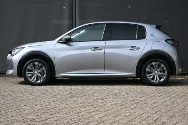 Peugeot e-208 (2021) thumbnail 9