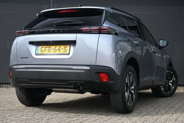 Peugeot 2008 (2024) thumbnail 2