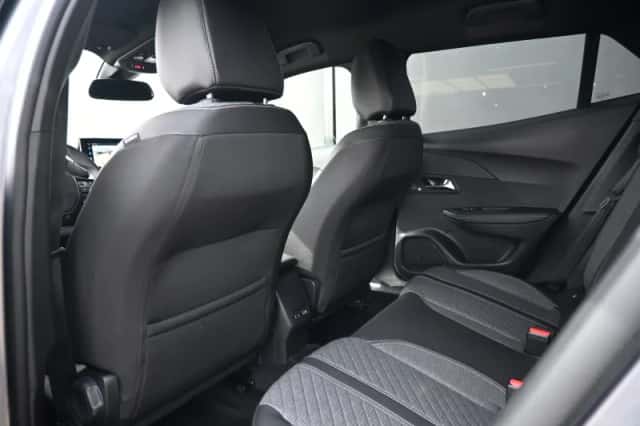 Peugeot 2008 (2024) thumbnail 11