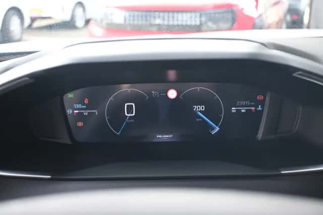 Peugeot 2008 (2024) thumbnail 15